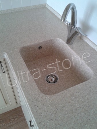 Кухонная мойка из искусственного камня